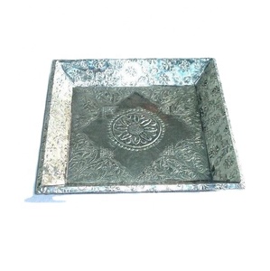Bandeja de plata alemana Rectangular hecha a mano de alta calidad con patrones florales en relieve Bandeja de servicio Bandeja de metal en precio al por mayor - Product Image 1