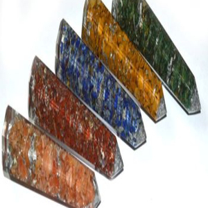 Obeliscos de Orgón con Gemas Mixtas - Imitación Antigua Tallada y Grabada, Regalo Empresarial en Venta - Product Image 1