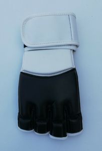 ถุงมือชกมวยแบบครึ่งนิ้วสั่งทำพิเศษคุณภาพสูง ผลิตจากหนัง PU และหนังวัว ขนาด 8 ออนซ์ และ 12 ออนซ์ สำหรับฝึกซ้อมและการต่อสู้ - Product Image 5