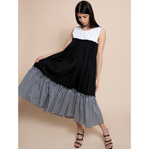 Vestido largo de la mejor calidad italiana, cuello redondo, sin mangas, doble volante, rizado, cada uno en un color diferente, para usar todo el día. - Product Image 3