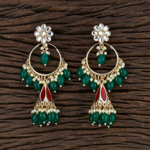 Jhumkis del Indo occidental, diseño hecho a mano con chapado en oro, 104729 de joyas Kanhai al mejor precio - Product Image 5