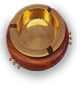 Cendrier élégant et brillant de haute qualité fabriqué avec du laiton massif, origine indienne, cm - Product Image 1