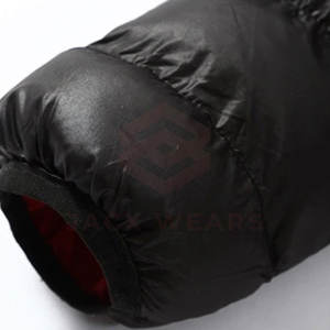 เสื้อแจ็คเก็ตบอมเบอร์ทรงพองสำหรับผู้ชาย ดีไซน์ใหม่สำหรับฤดูหนาว ผ้ามันเงา คอตั้ง อุ่นสบาย กันน้ำ กันลม - Product Image 5