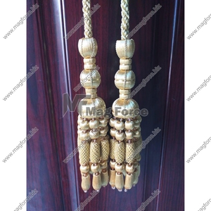 Guirnalda Clásica de Borlas con Cuentas de Seda y Diseño a Cuadros para Decoración del Hogar, Ecológica y Duradera, Hecha a Mano en Pakistán - Product Image 6
