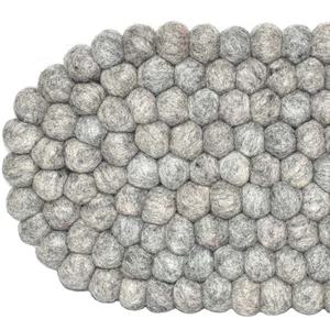 Tapis en laine de nouvelle-zélande, moquette de boule à forme ovale faite en 100% naturelle - Product Image 1