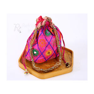 Sacs et pochettes de mode faits à la main de haute qualité, fournisseur et fabrication en vrac par réfractex fabriqué en inde - Product Image 1