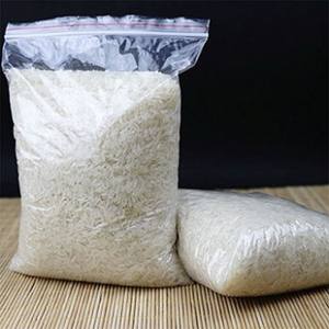 El mejor arroz blanco de grano largo seco de grado alimenticio Premium sudafricano 5% precio de fábrica roto - Product Image 1