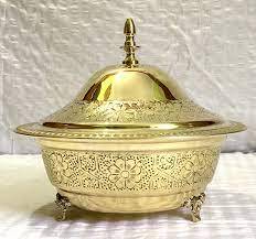 Bol de dattes arabes de forme ronde plaqué or à utiliser comme décoration en le plaçant sur une table ou dans la cuisine pour servir des Fruits secs - Product Image 2