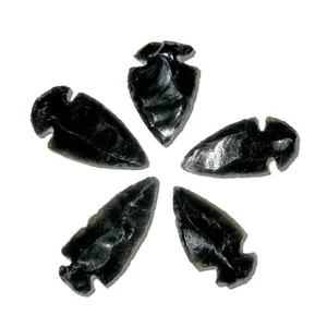 Commercio all'ingrosso di cristallo naturale artigianale pietra naturale ossidiana nera caccia pietra focaia freccia a buon mercato in vendita