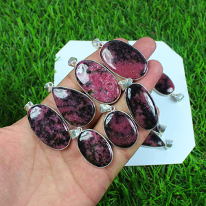 จี้สร้อยคออัญมณีคุณภาพสูงทำด้วยมือ AAA จี้ชุบเงิน Rhodonite - Product Image 2