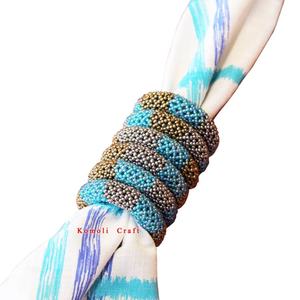 Anneaux de serviette perlés dorés faits à la main décor de table de mariage abordable personnalisé, accessoire de fête élégant, commande en gros disponible - Product Image 4