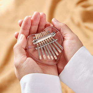 MINI 8 llaves Kalimba en forma de corazón transparente dedo piano acrílico Thumb Piano 8 notas <span class=keywords><strong>Mbira</strong></span> para regalos - Product Image 4