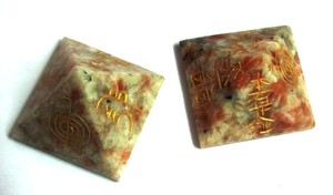 Fournisseur de Pierre De Soleil Usui Reiki Pyramides | SunStone Usui Reiki Pyramides En Ligne | SunStone Reiki Pyramides - Product Image 2