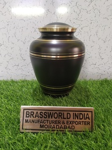 โกศเผาศพทองเหลืองสำหรับขี้เถ้ามนุษย์ Brassworld อินเดีย - Product Image 6
