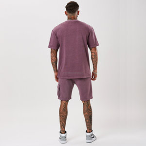 Ensemble assorti T-shirt et short pour hommes et femmes, avec pointes métalliques argentées, personnalisable, pour couples, en rose. - Product Image 2