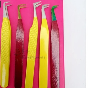Pinzas de pestañas de acero inoxidable de alta calidad personalizadas, punta de fibra profesional sostenible, aplicación de Punta puntiaguda de etiqueta privada - Product Image 1
