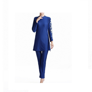 Maillot de bain 2 pièces pour femmes, tenue de plage musulmane de haute qualité, couvre-tête, avec finition élégante, disponible sur demande - Product Image 5