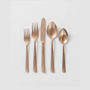 Juego de cubiertos de acero inoxidable plateado de la más alta calidad, juego de cinco piezas para vajilla de restaurante. - Product Image 2