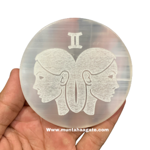 Plaque de chargement personnalisée en sélénite, signe de naissance, astrologie, cristal nettoyant avec zodiaque gravé style Feng Shui, vente en gros - Product Image 1