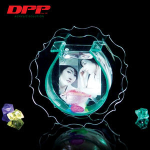 A <b>small</b> hanging <b>fish</b> <b>tank</b> with creative design and having place for photo display, Photo Aquarium - Product Image 1