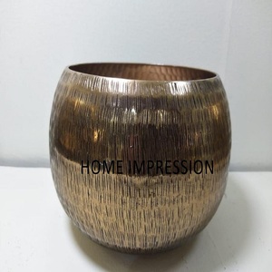 Jardinière en laiton au design moderne, finition dorée antique, avec support, qualité supérieure, pot de jardin à prix raisonnable, provenant d'Inde - Product Image 6