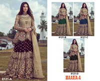 Ensemble de robe avec broderie lourde et pierres, jupe ample, travail de sequins, perles et moti, avec dentelle sur 4 côtés dans le dupatta pour les femmes mariées