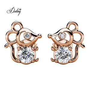 Pendientes <span class=keywords><strong>pequeños</strong></span> y bonitos con forma de ratón, adornados con cristales de <span class=keywords><strong>Swarovski</strong></span> Daisini, bonitos Pendientes chapados en oro de 18 quilates para niños - Product Image 3