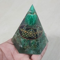 Nouvelle Arrivée Cristaux Naturels Pierre de Tourmaline Noire Énergie Pyramide Hexagonale Orgone Résine Orgonite Faite à la Main Décoration Maison Vente en Gros