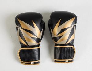 Gants de boxe personnalisés en cuir PU noir Muay Thai gants personnalisés 8 - 16 OZ Fitness MMA Training - Product Image 6