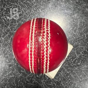 Pelota de Cricket Dura de Color Personalizado de la Mejor Calidad con Diseños de Logotipos de Calidad - Product Image 4