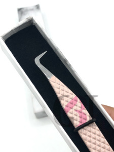 Pinzas Profesionales para Pestañas de Acero Inoxidable con Punta Plateada y Agarre de Diamante con Recubrimiento de Polvo de Durazno de 90 Grados, Longitud de 10 mm, Personalizables - Product Image 3