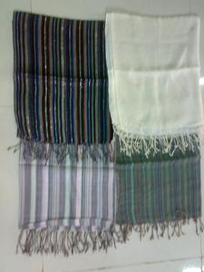 Bufanda de Invierno de Viscosa para Hombre, Longitud Media, Hecha a Mano en India - Product Image 5