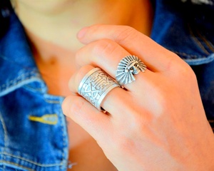 แหวนอาเกตสลักด้วยมือจากอัฟกานิสถานพร้อมดีไซน์ลายเส้นสำหรับเป็นของขวัญหรืองานเลี้ยง - Product Image 2