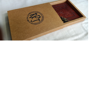 Cajas de papel Kraft recicladas hechas a medida con estampado de logotipo, laminación mate en relieve para embalaje, diarios de cuero, marcos de fotos - Product Image 1