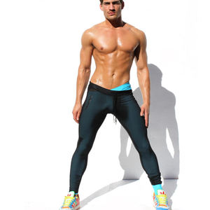 กางเกงเลกกิ้งผู้ชายลายสก็อต ผลิตจากผ้าสแปนเด็กซ์/โพลีเอสเตอร์ ป้องกันแบคทีเรีย กันลม ระบายอากาศ แห้งเร็ว และมีไซส์พลัส - Product Image 2