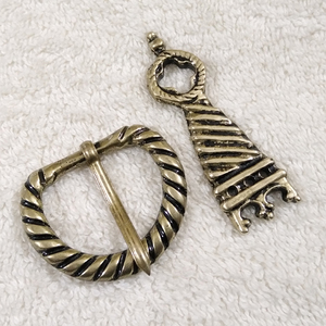 Tiger Touch Medieval Mattis Norman Heraldry Ceinture en cuir avec boucle de suspension d'épée en cuivre Eberhard Godfrey - Product Image 2