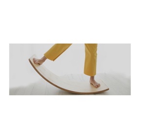 Panneau incurvé en bois écologique pour enfants, équipement de yoga, planche d'équilibre pour le sport, fabriqué à partir de 99 données en or du Vietnam - Product Image 1