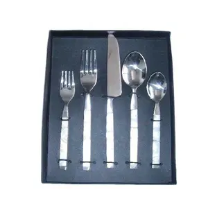 珍珠母马赛克钢餐具套装可以在任何彩色晚餐套装4件餐具