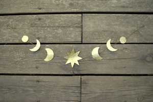 Décor de lune en laiton antique, art mural moderne - Product Image 6