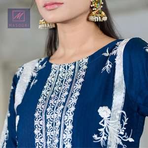 Salwar Kameez de Verano para Mujer, de Algodón, con Bordado a Mano, Diseños con Hilos, Marca Masoori - Product Image 4