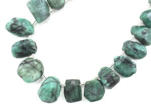 20ชิ้นพลอยมรกตสีเขียวธรรมชาติชุดหินประจำเดือนมีนาคมสำหรับทำเครื่องประดับหินหยาบที่ไม่ผ่านการบำบัด - Product Image 4