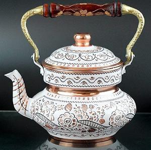 Bouilloire moderne en cuivre au design élégant avec longue poignée, parfaite pour la cuisine domestique et le service de thé au restaurant - Product Image 4