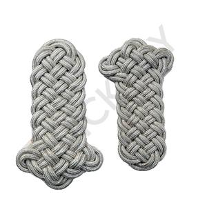 Épaulettes en cordon tressé argenté – Accessoire décoratif pour uniforme formel - Product Image 4