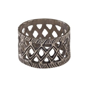 Anneau de serviette rond en métal martelé plaqué or de qualité vintage, design haut de gamme, en gros - Product Image 3
