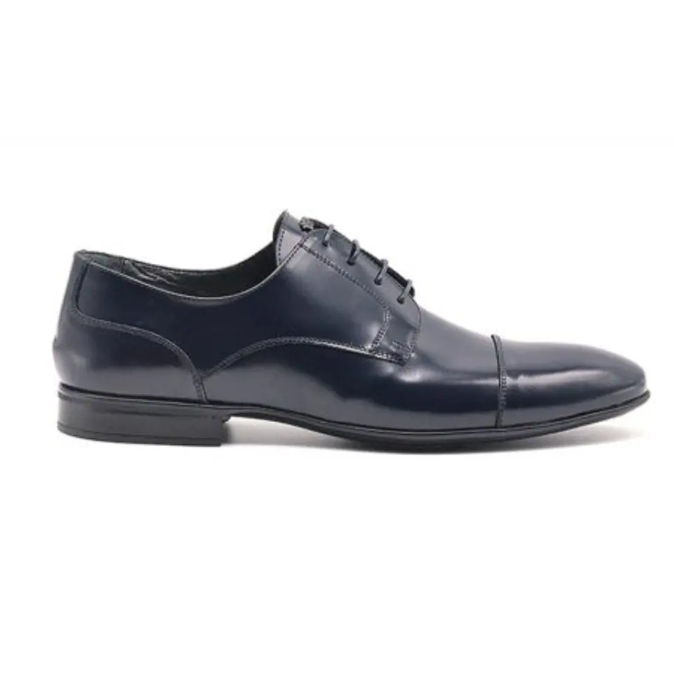 High-quality Italian men's shoe in smooth brushed calfskin for parties and weddings