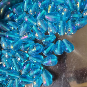 Venta al por mayor en forma de lágrima color azul cielo hecho a mano cuentas de vidrio soplado hecho a mano de forma única - Product Image 1