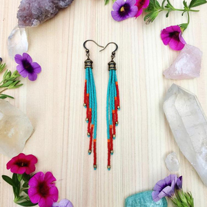   Pendientes largos hechos a mano con cuentas mágicas, pendientes de cuentas pequeñas - Product Image 1