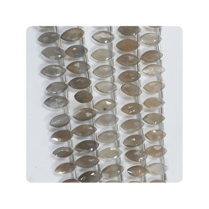 Cuentas de Briolette con forma de marquesa facetadas de Calcedonia gris Natural Premium, hebra de 8 pulgadas certificada para la fabricación de joyas - Product Image 1