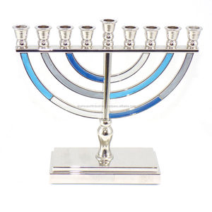 Candelabro de fundición a presión de metal plateado brillante Hanukkah Menorah, candelabro que no se deslustra, sostiene velas de Hanukkah de varios colores - Product Image 3
