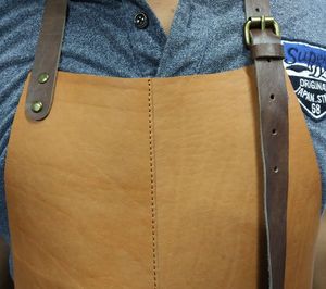 Nouveau tablier de barre en cuir de soudeur de bavoir sans manches de protection de travailleur confortable et pratique fabriqué à partir de polyester durable - Product Image 2